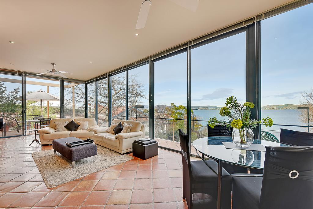 Oakdowns TAS Accommodation Brisbane