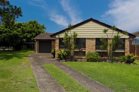 LAKE HOUSE ON ELOUERA - Accommodation Brisbane 1