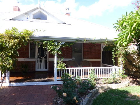 Lakeside Bed & Breakfast - Accommodation Brisbane 1
