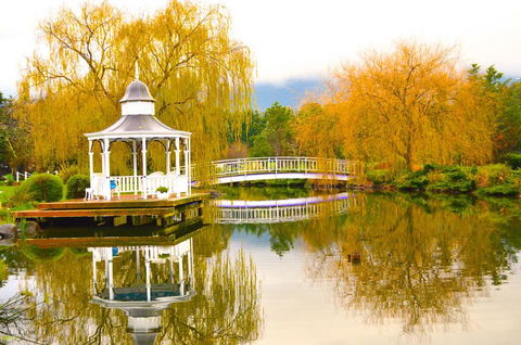 Lakeside Cottage Luxury B&B - Accommodation Brisbane 0