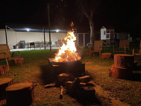 Lakeside Motel Waterfront - Accommodation Brisbane 1