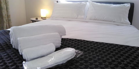 Lakeside Retreat & Business - Accommodation Brisbane 2