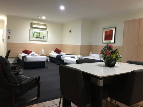 Lakeview Motor Inn - Accommodation Brisbane 2