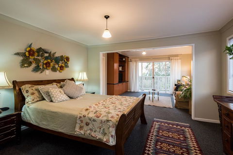 Land Of Lost Treasure - Accommodation Brisbane 0