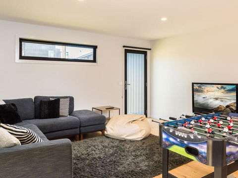 Lantana - Accommodation Brisbane 2