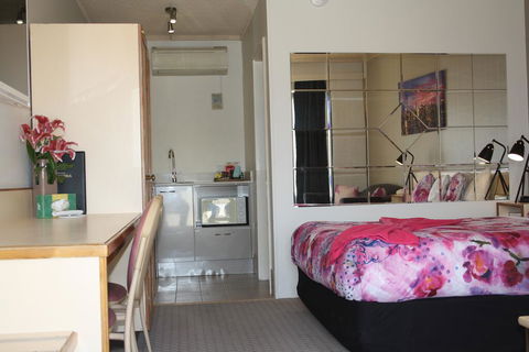 Leagues Motel - Accommodation Brisbane 2