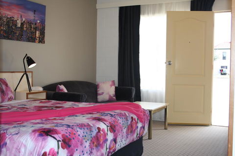 Leagues Motel - Accommodation Brisbane 0