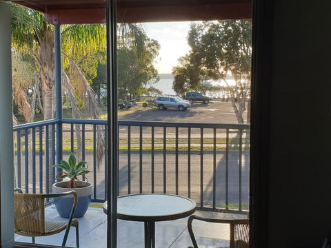 Lemon Tree Waterfront Apartments - Accommodation Brisbane 2