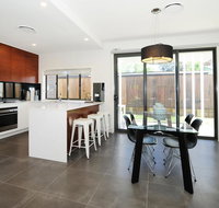 Lewis Street Apartments by Kirsten Serviced Accommodation - Accommodation Brisbane