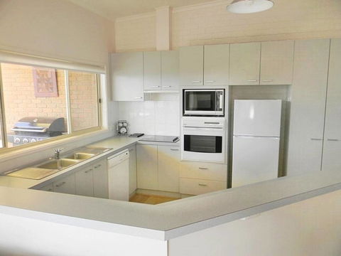 LIFE'S A BEACH - Accommodation Brisbane 3