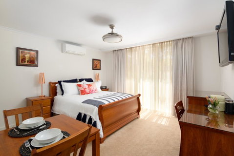 Luna Blu - Luxury B&B - Accommodation Brisbane 0