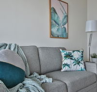 Luxurious and Chic 2BR Apartment in Melbourne CBD - Accommodation Brisbane