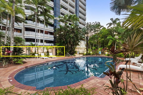 Luxury Pool Side Apartment In Beachfront Resort - Accommodation Brisbane 1