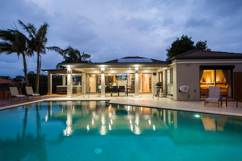 Burleigh Waters QLD Accommodation Brisbane