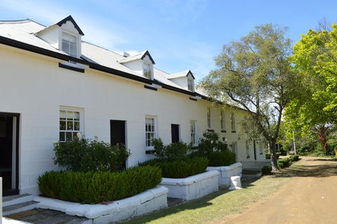Lythgo's Row Colonial Cottages - Accommodation Brisbane 0