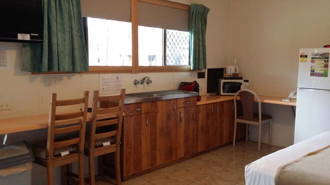 Mackay Motor Inn - Accommodation Brisbane 2