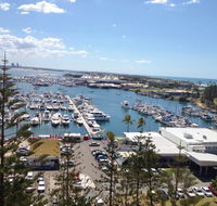 Main Beach Waterfront Apartment - Accommodation Brisbane