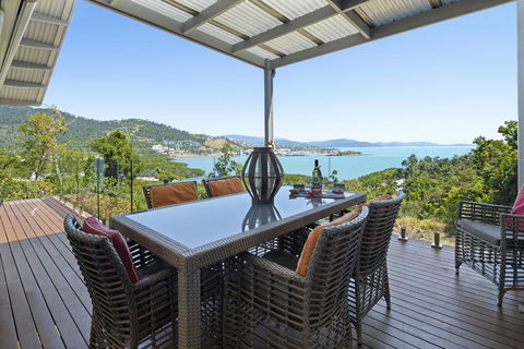 MANDALAY ESCAPE, SECLUSION & SERENITY WITH A POOL - Accommodation Brisbane 1