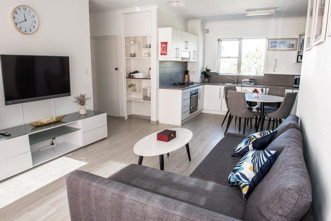 Manly 2 Stay Holiday Apartments - Accommodation Brisbane 1