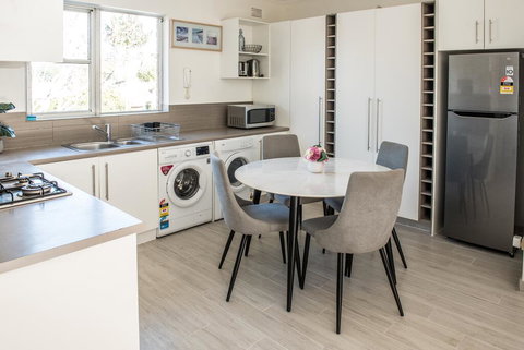 Manly 2 Stay Holiday Apartments - Accommodation Brisbane 3