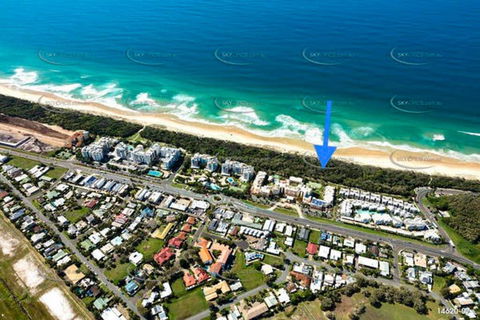 Marcoola Beachfront 3BR -Pool-100m To The Beach. - Accommodation Brisbane 0