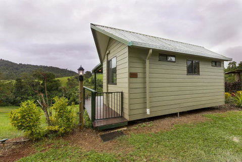 Mena Creek Flower House - Accommodation Brisbane 0