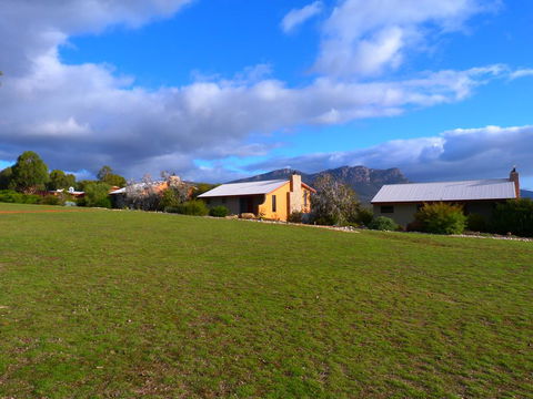 Meringa Springs - Accommodation Brisbane 2