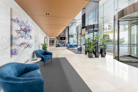 Meriton Suites Mascot Central - Accommodation Brisbane 3