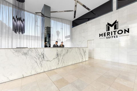 Meriton Suites Mascot Central - Accommodation Brisbane 1