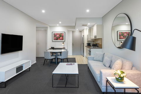 Meriton Suites North Ryde - Accommodation Brisbane 2