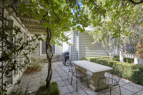 Mews Cottages - Accommodation Brisbane 1
