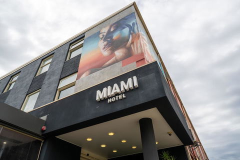 Miami Hotel Melbourne - Accommodation Brisbane 0