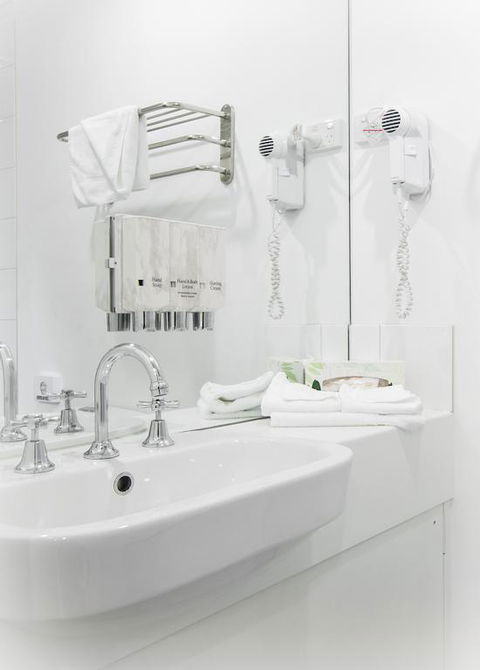 Miami Hotel Melbourne - Accommodation Brisbane 3