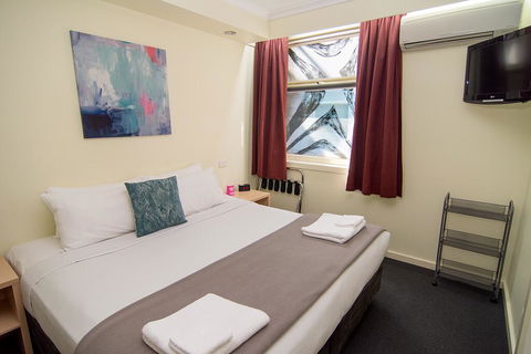 Miami Hotel Melbourne - Accommodation Brisbane 1