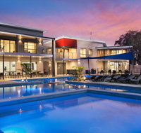 Middle Rock Holiday Resort - Accommodation Brisbane