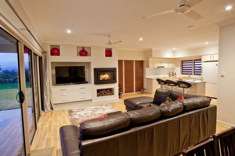 MilaViews - Accommodation Brisbane 3