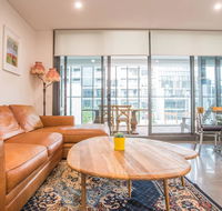 Modern 1bed1study Apt near Station  MQ Centre - Accommodation Brisbane