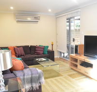 Modern 2 Bedroom Unit Close to CBD - Accommodation Brisbane