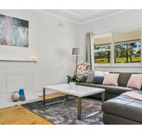 Modern Aus home on the edge of North Ryde Oval - Accommodation Brisbane