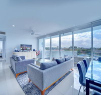 Modern Contemporary Southport Apartment - Accommodation Brisbane