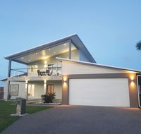 Modern Luxury Ocean Views - Accommodation Brisbane