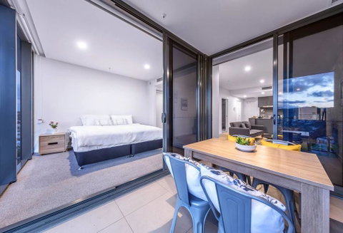 Modern, Carefree Living Style APT In Toowong&View - Accommodation Brisbane 2