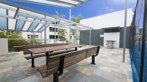 Monterey Lodge Unit 16, 27 Warne Terrace. Kings Beach - Accommodation Brisbane 1