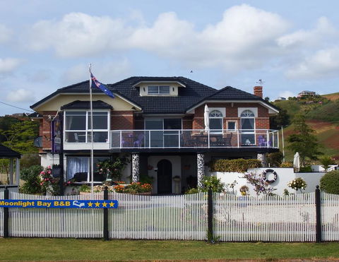 Moonlight Bay B&B Guest House - Accommodation Brisbane 1
