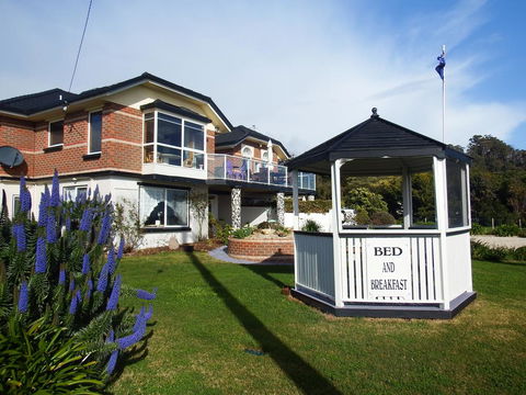 Moonlight Bay B&B Guest House - Accommodation Brisbane 2