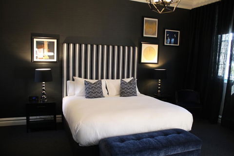 Mrs Banks Hotel - Accommodation Brisbane 0