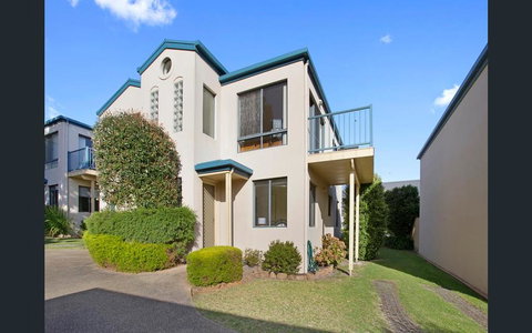 NELSON COVE 2 - Townhouse A Short Walk To Town - Accommodation Brisbane 1