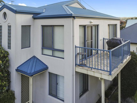 NELSON COVE 2 - Townhouse A Short Walk To Town - Accommodation Brisbane 2
