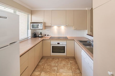 Bayshore Beachside Resort - Accommodation Brisbane 19