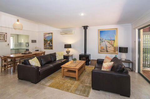 Bayshore Beachside Resort - Accommodation Brisbane 10